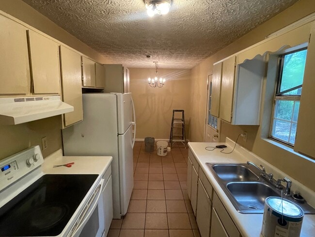 Building Photo - 122 Oriole Dr