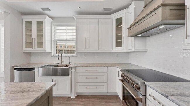 Building Photo - 10395 Coral Landings Ln