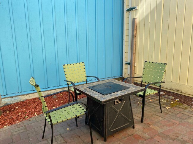 Building Photo - Pacific Grove Historical 3 Bed 2 Bath