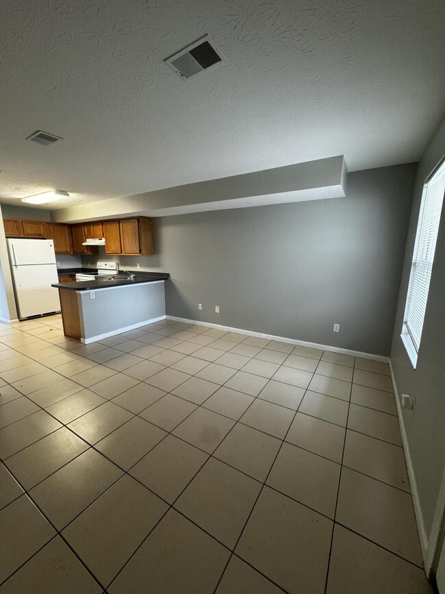 Building Photo - 230 Mousas Way