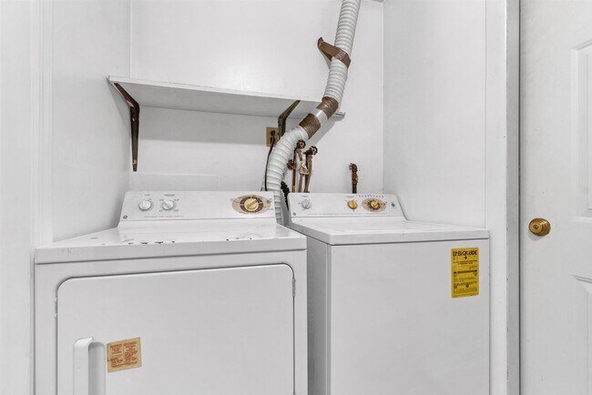 Building Photo - 234 Cliff St