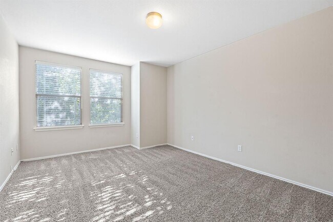 Building Photo - 10512 Wylie Dr