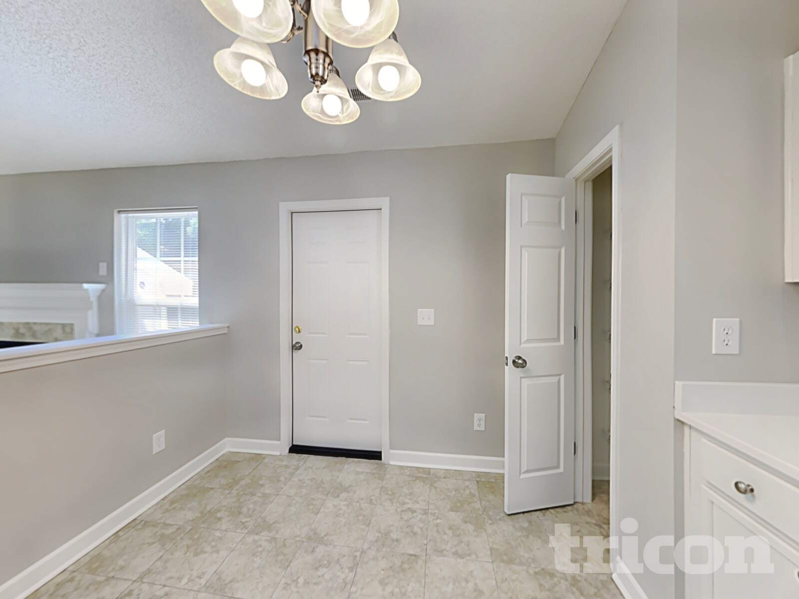 Building Photo - 882 Anchor Way NE