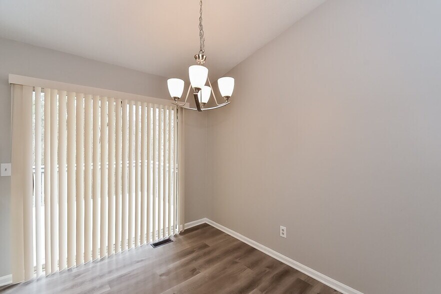 Building Photo - 2032 Lown Farm Ln