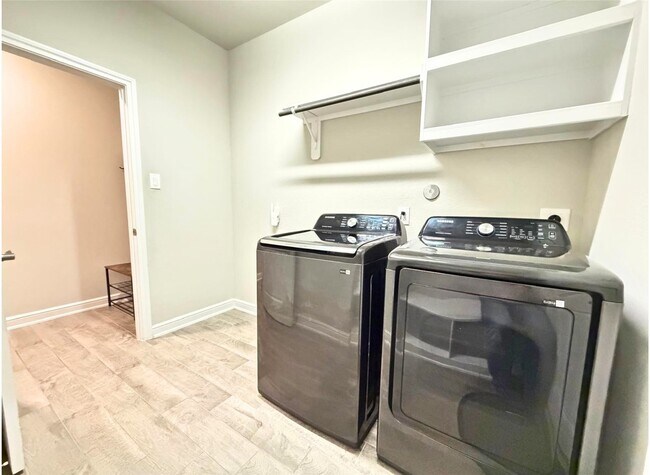 Building Photo - 244 Upland Dr
