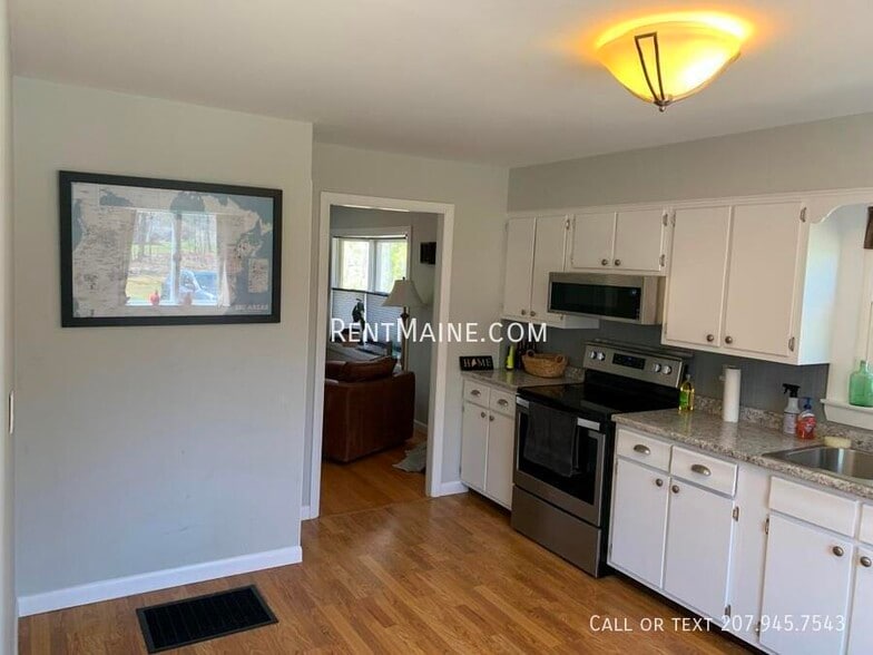 Building Photo - 1844 Essex St