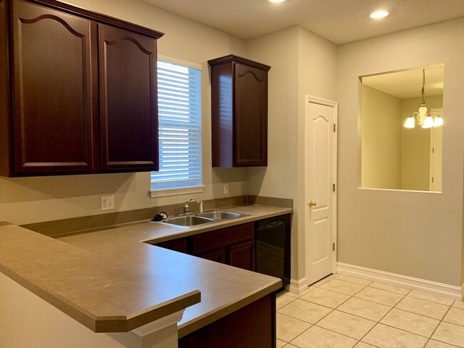 Building Photo - Adorable 2/2 Home in Harmony