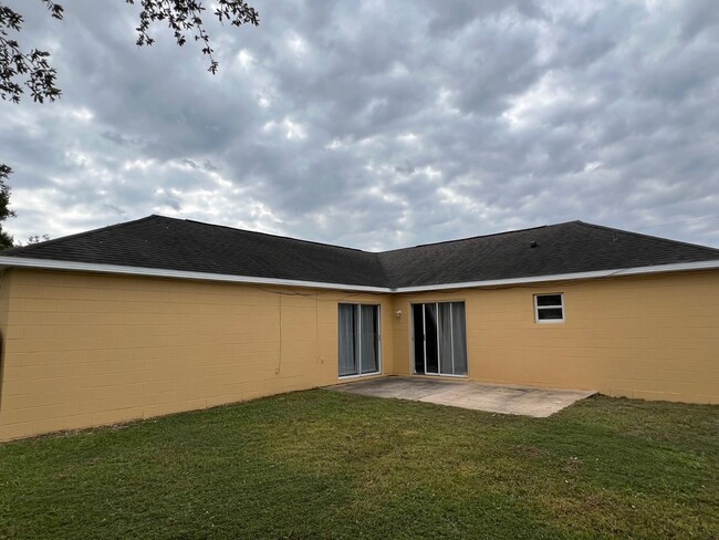 Building Photo - 1060 Dudley Dr