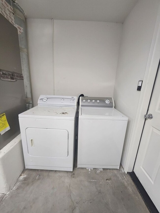 Building Photo - One of a Kind!!! 3 Bedroom house with 4 bathrooms