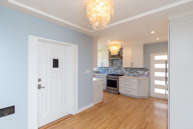 Building Photo - 2 Bed, 2 Bath home in Ocean Beach
