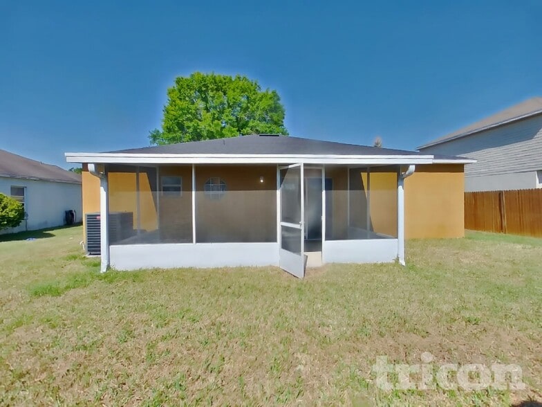 Building Photo - 7121 High Bluff Rd
