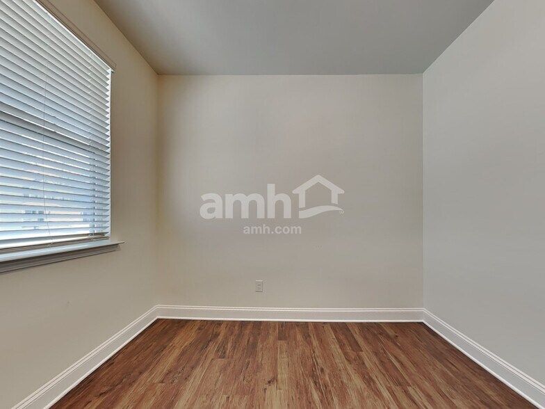 Building Photo - 7112 Garrett Ct