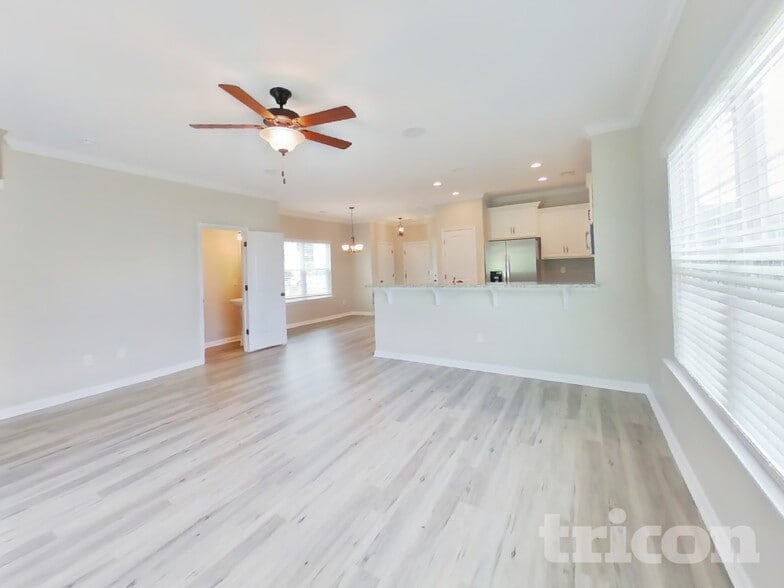 Building Photo - 437 N Ivestor Ct