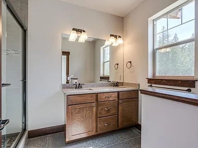Building Photo - Sought after Dover Bay Home