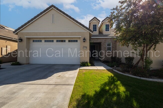 Building Photo - 4 Bedroom/2 Bath Home with Paid Solar - $2995 Per Month!