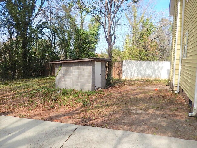 Building Photo - 1015 Oberlin Rd