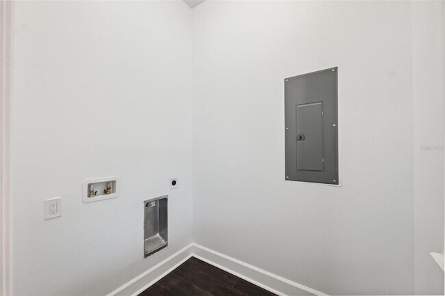 Building Photo - 8605 Inwood Dr