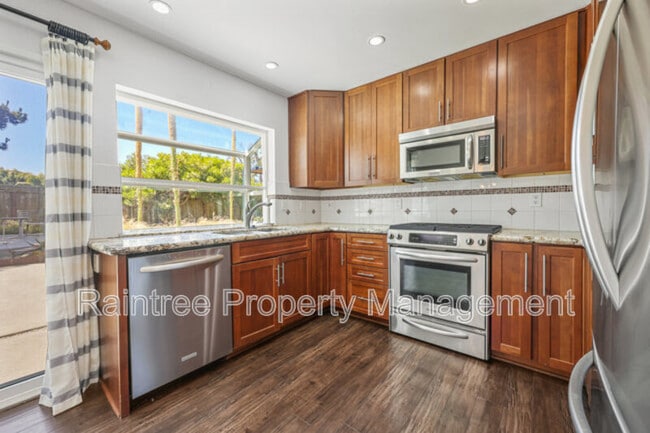 Building Photo - 1731 Rogue Isle Ct