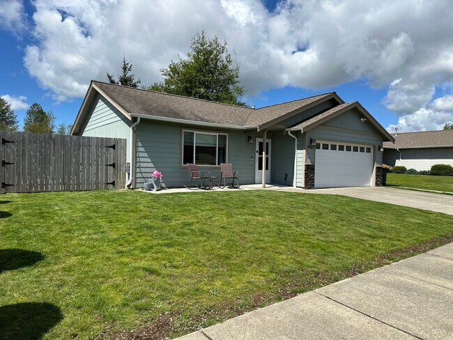Building Photo - Ferndale 3 Bedroom 2 bath Rambler Small Pe...