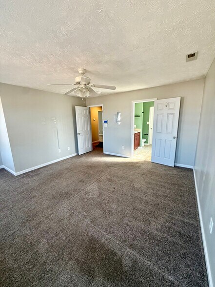 Building Photo - 2120 Yellowbrick Rd