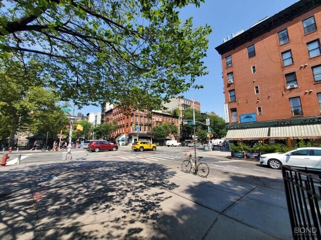 Building Photo - 0 bedroom in Manhattan NY 10003