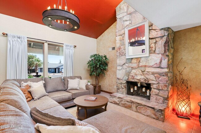 Building Photo - 9972 E Del Monte Ave