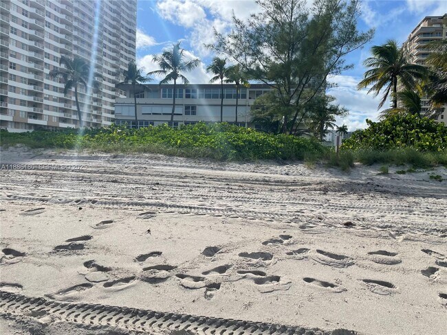 Building Photo - 1936 S Ocean Dr