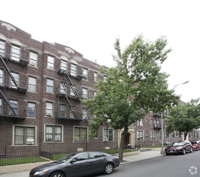 Building Photo - Maple Terrace