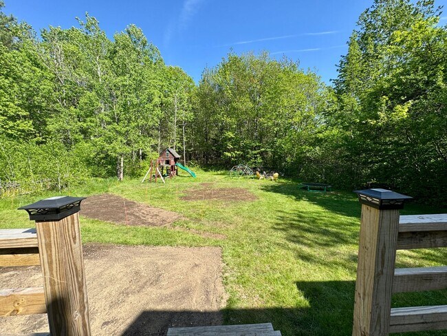 Building Photo - $3,900 - 3BD/2BA Single Family Home - Falmouth w/ Heated 2-Car Garage, W/D & Large Backyard! Avai...