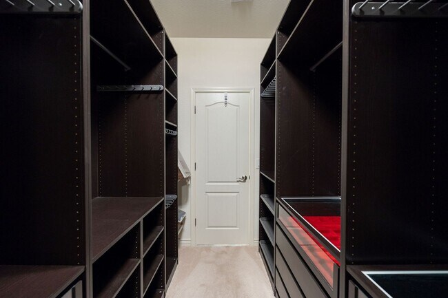 Building Photo - *POOL* Beautiful Gilbert Home Nestled at the Base of the San Tan Mountains