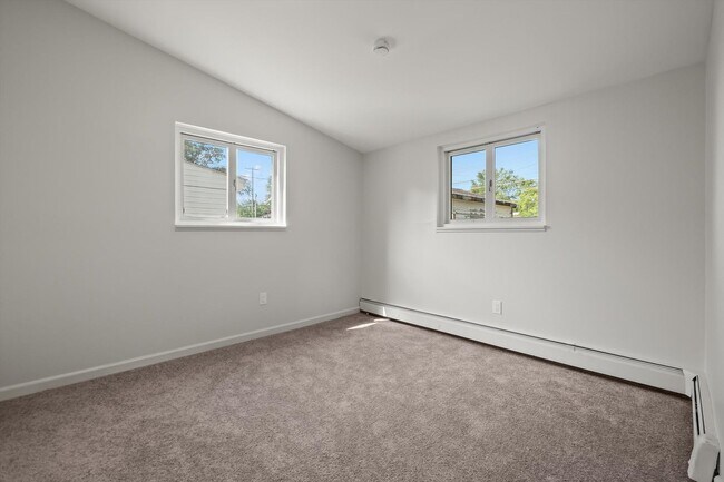 Building Photo - 1420 S Carlson St
