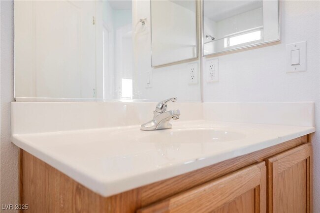 Building Photo - 4847 Double Down Dr