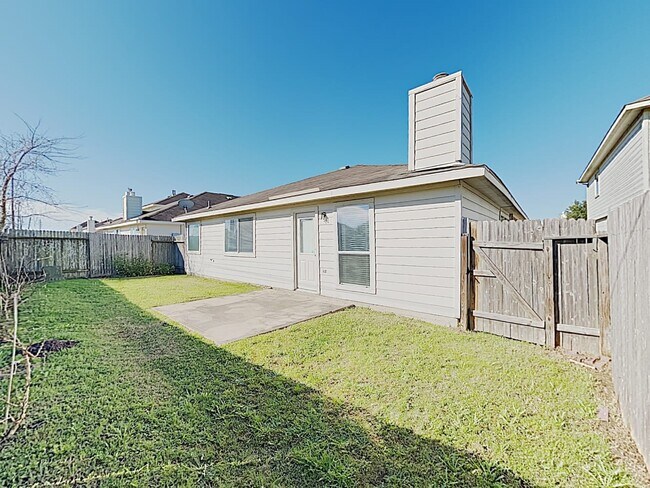 Building Photo - 6002 Deep S Dr
