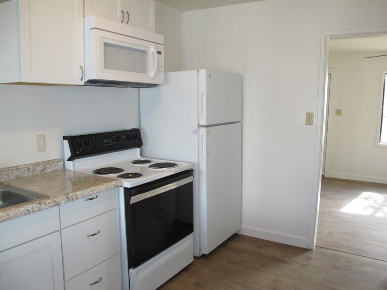 Building Photo - 446 N 22nd St