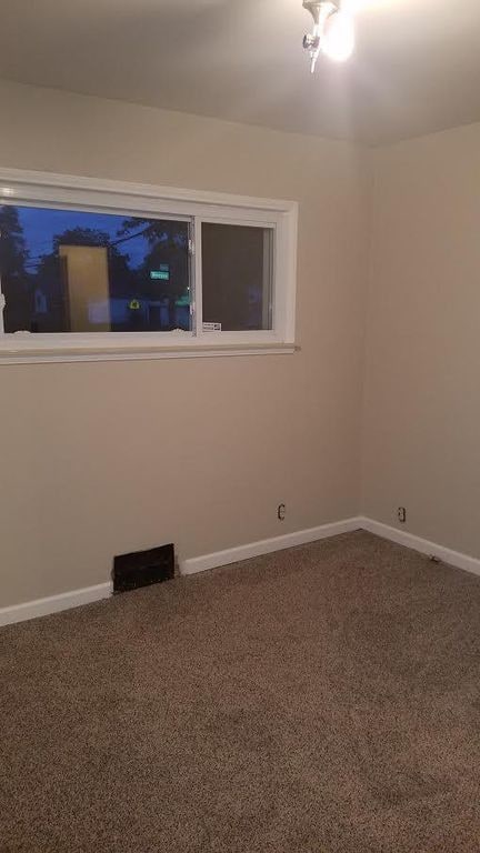 Building Photo - 12734 Riverview St