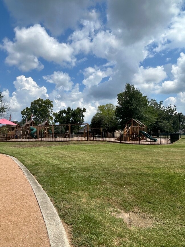 Building Photo - 23235 Earlmist Dr