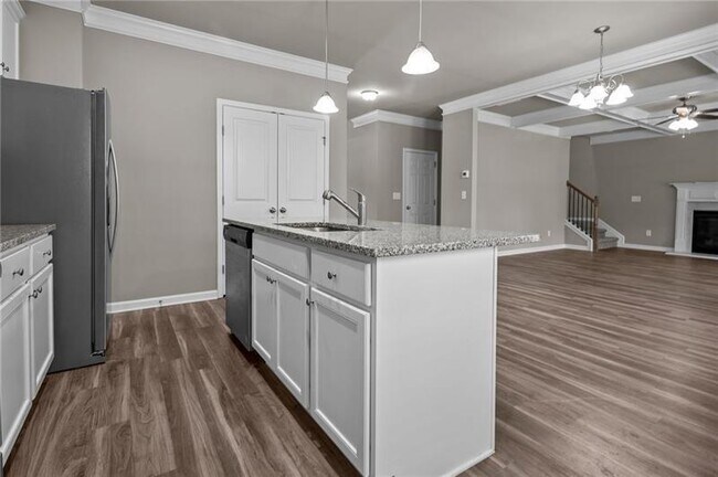 Building Photo - 1153 Chester Wy