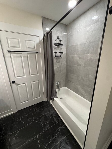 Building Photo - 220 W Buena Vista St