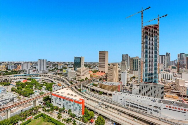 Building Photo - 350 S Miami Ave