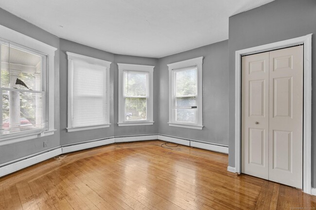 Building Photo - 379 Winthrop Ave