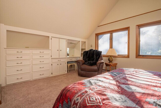 Building Photo - 47 Valle Grande Trail N