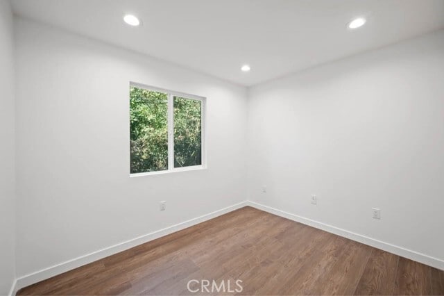 Building Photo - 7443 Balcom Ave