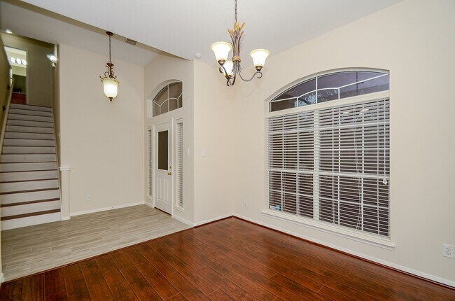 Building Photo - 5910 Llano Creek Dr