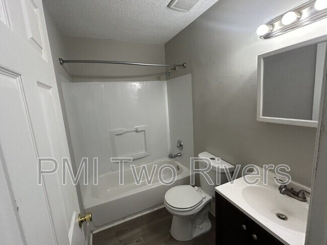 Building Photo - 1904 Westchester Dr