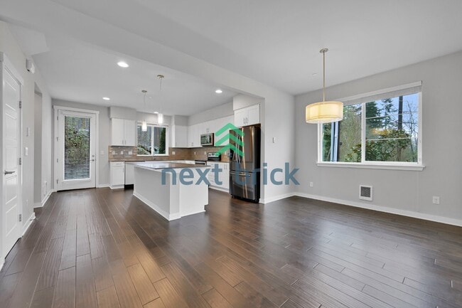 Building Photo - Spacious 3-Bed Townhouse Retreat in Bothell – 1928 Sq Ft of Comfortable Living!