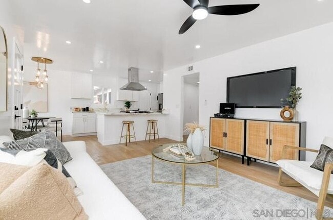 Building Photo - 210 Rosebay Dr