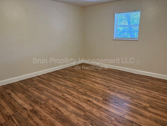 Building Photo - 5540 N Broadway St