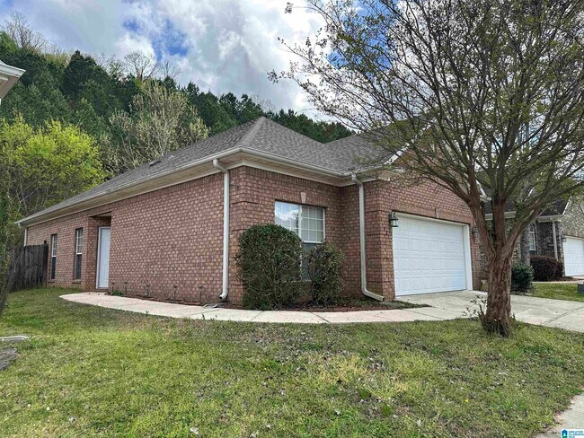 Building Photo - 1103 Castlemaine Dr