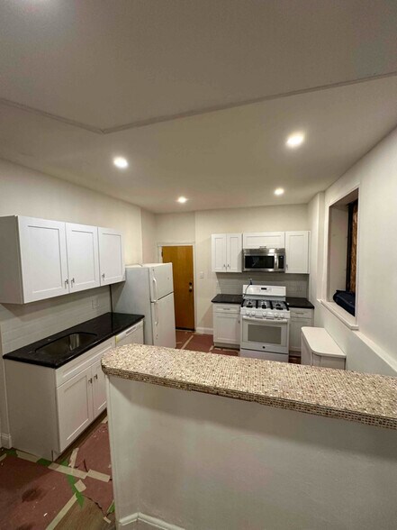 Building Photo - 5624 Carpenter St