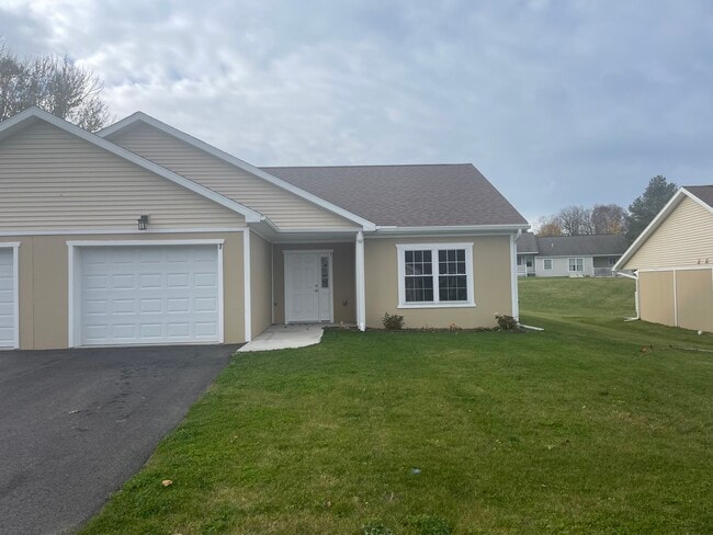 Primary Photo - 7 Davian Dr